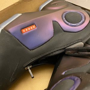 Air Flightposite 2 sneakers.